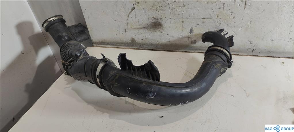 патрубок воздушного фильтра Volvo S60 2 поколение 2011, 1.6 л., бензин, седан, B4164T, BG919C623BD, . - фото №1