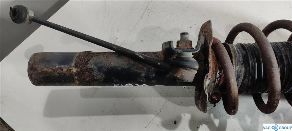 амортизатор передний Volkswagen Golf 6 поколение 2010, 2.0 л., TDi, дизель, хетчбэк 5 дв., 1T0413031EQ, . - фото №1