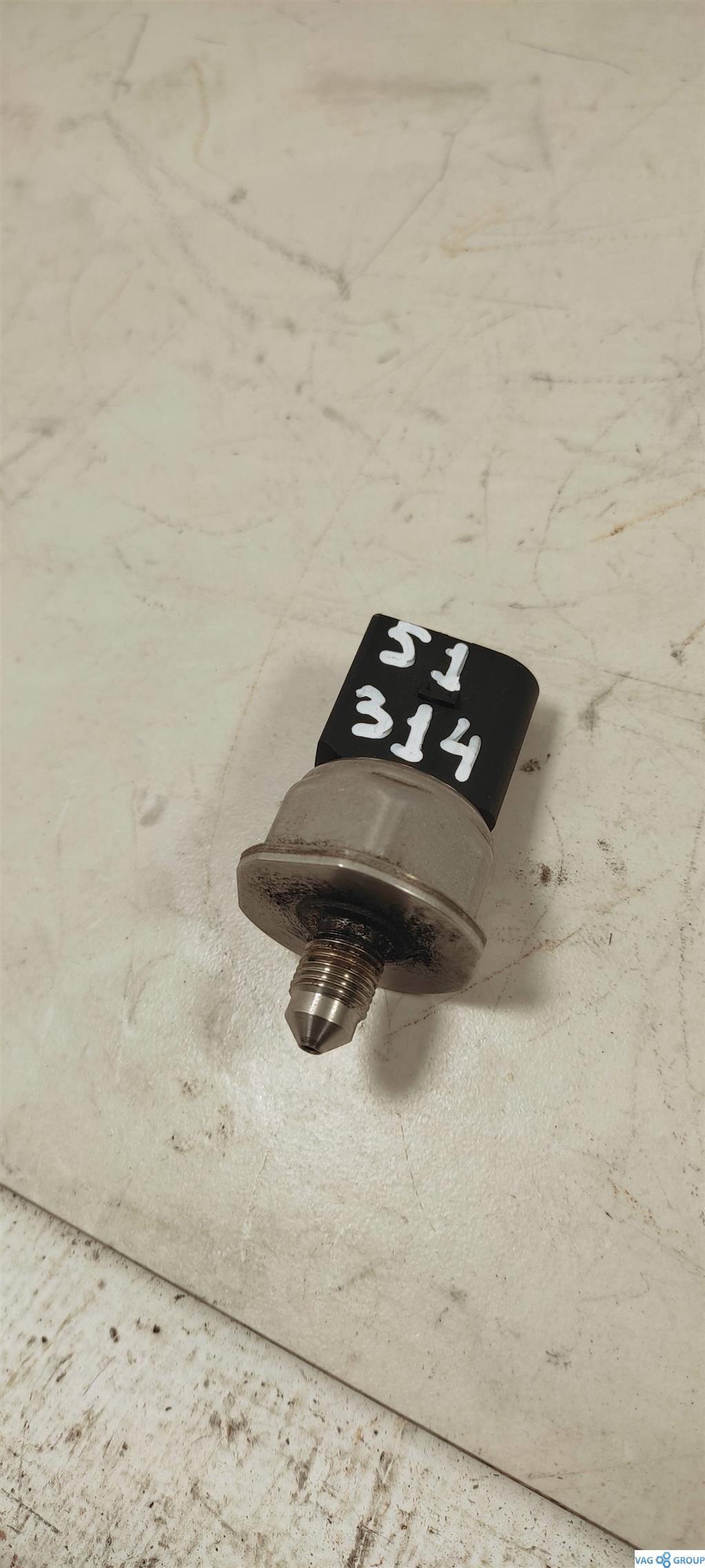 датчик давления топлива Audi A6 4F/C6 2006, 03C906051D, . - фото №1