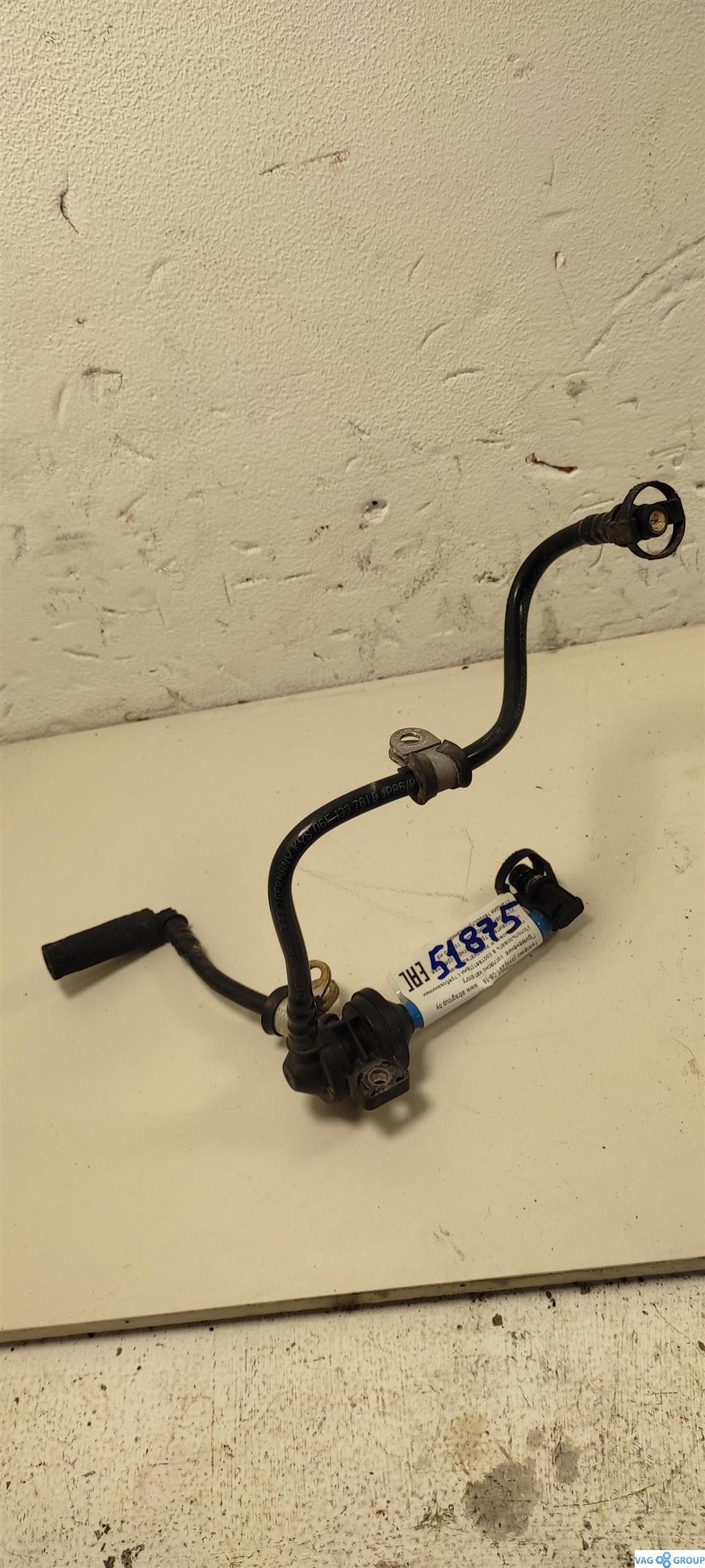 патрубок (трубопровод, шланг) Volkswagen Passat B6 2007, 2.0 л., седан, BPY, BPJ, AXX, BWA, 06F133781L, 06F133781M, 06F133781D, BYK, 06F133781A, 06F133781G - фото №1