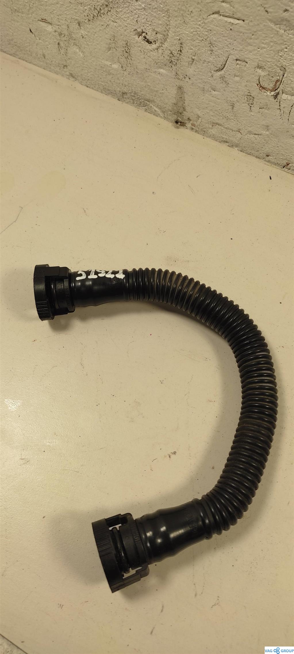 патрубок (трубопровод, шланг) Volkswagen Passat B6 2007, BWA, 06F103221E, . - фото №1