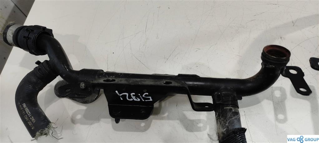 трубка охлаждающей жидкости Audi A4 B7 2006, 2.0 л., бензин, седан, 06D121111G, BPJ, BWE, 06D121065L, 06D121065J, BGB, BUL, BYK - фото №1