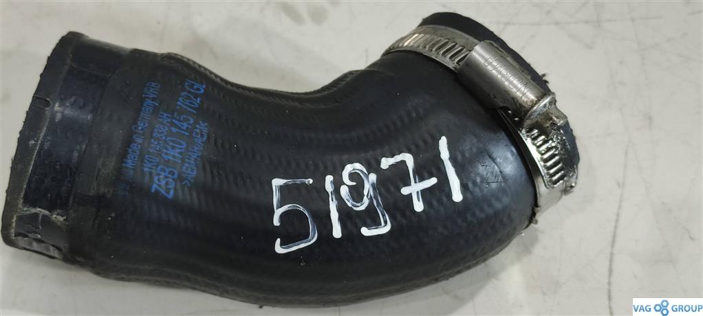 патрубок интеркулера Volkswagen Passat B7 2013, 1.6 л., TDi, дизель, универсал, CAY, BKC, BXE, 1K0145762GL, . - фото №1