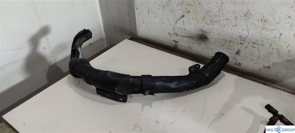 патрубок интеркулера Volkswagen Passat B6 2007, 1.6 л., TDi, дизель, седан, CAY, 1K0145840AE, 1K0145840AA - фото №1