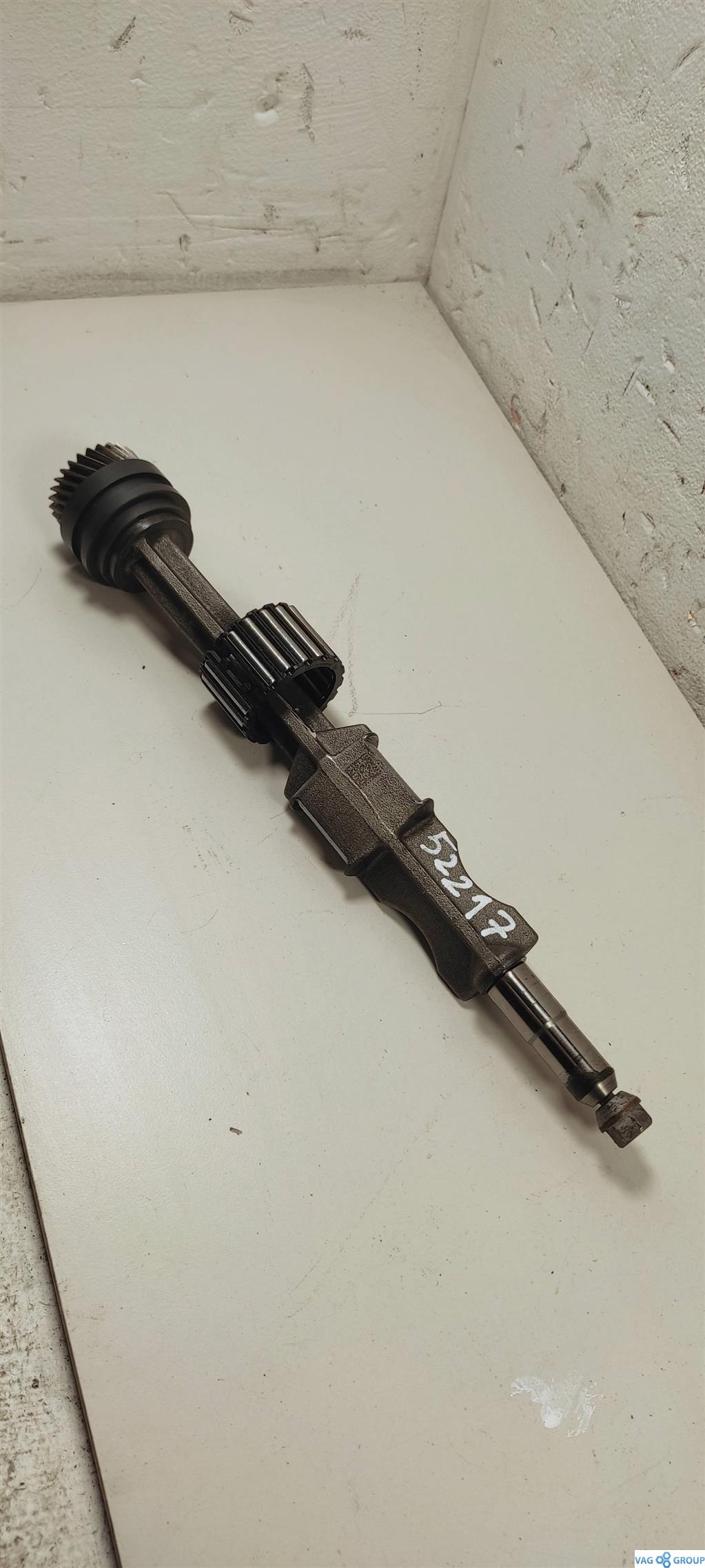 вал балансирный Volkswagen Passat B7 2013, CPR, 06L103295L, 06L103295K, 06H103333B, 06H198205AD, 06H198205S, 06K103305A - фото №1