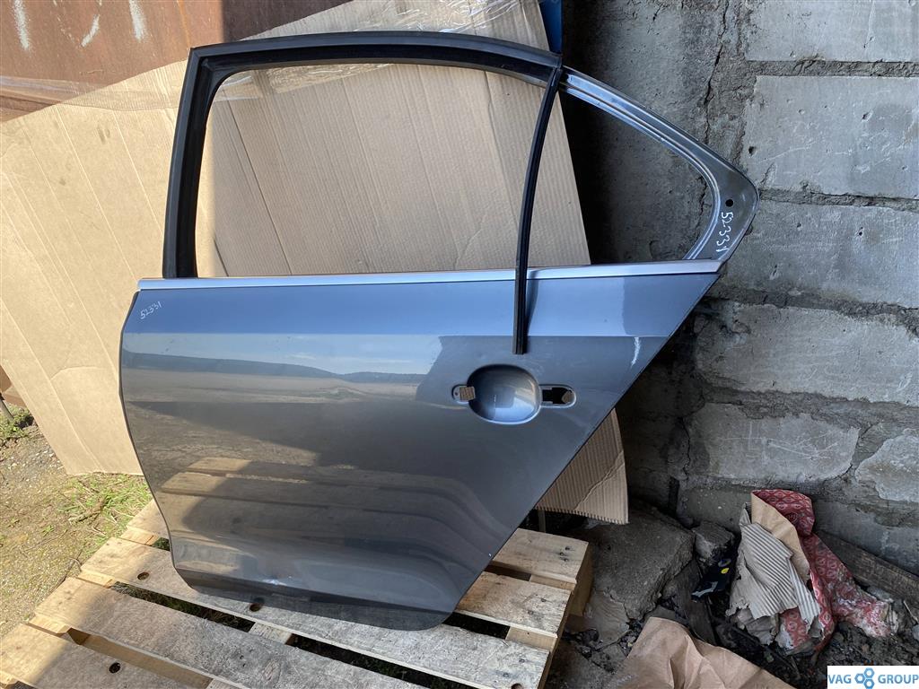 дверь задняя левая Volkswagen Jetta 6 поколение 2012, седан, 5C6833055A, . - фото №1