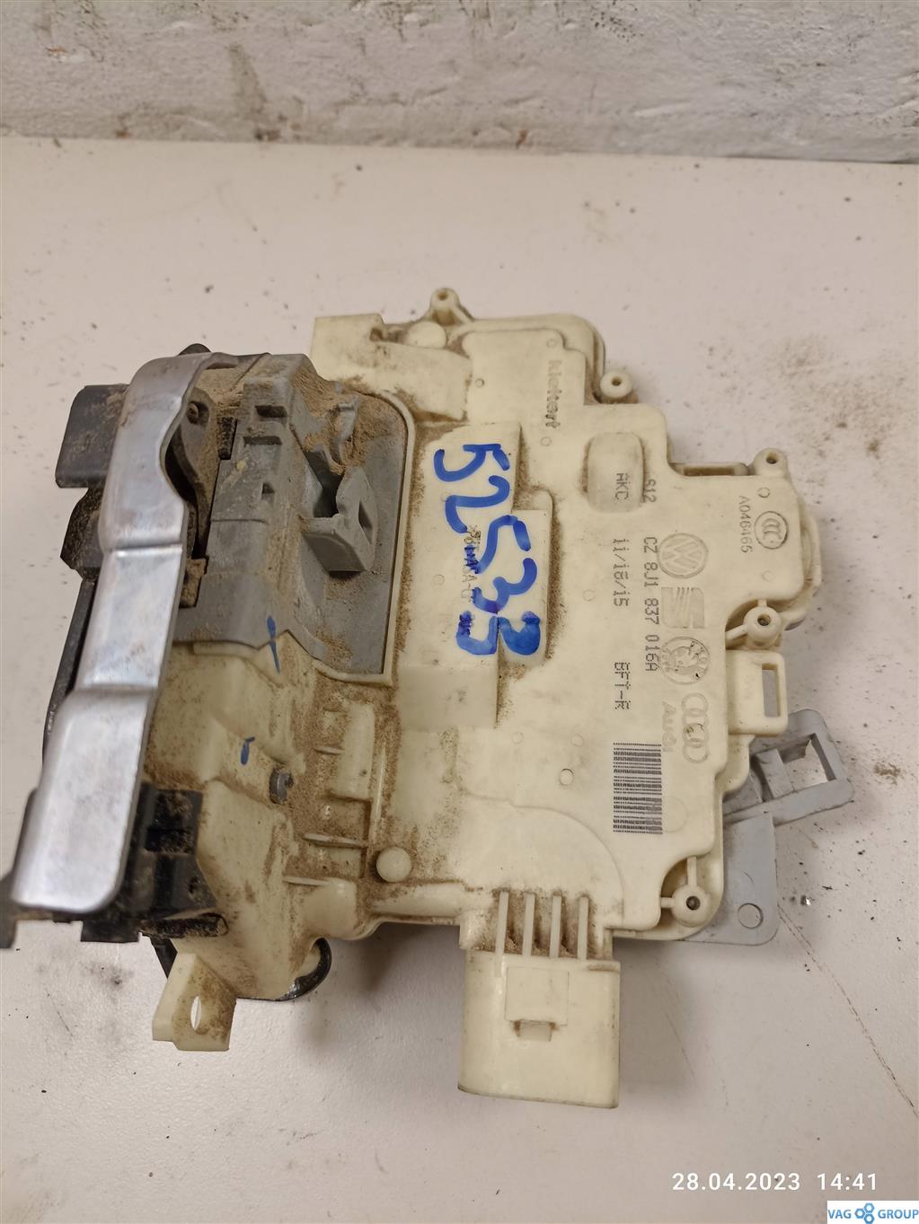 замок двери передней правой Audi Q5 8R 2010, 8J1837016A, . - фото №1