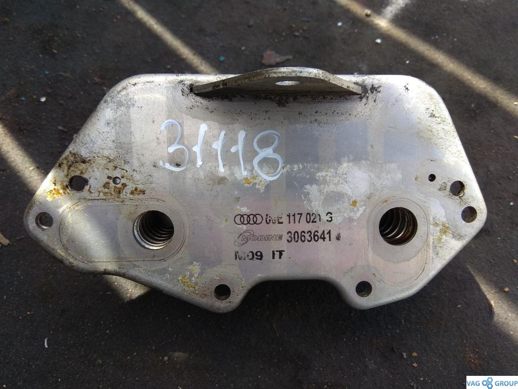 радиатор масляный Audi A6 4F/C6 2006, 2.4 л., FSI, бензин, седан, 06E117021G, 06E117021L, . - фото №1