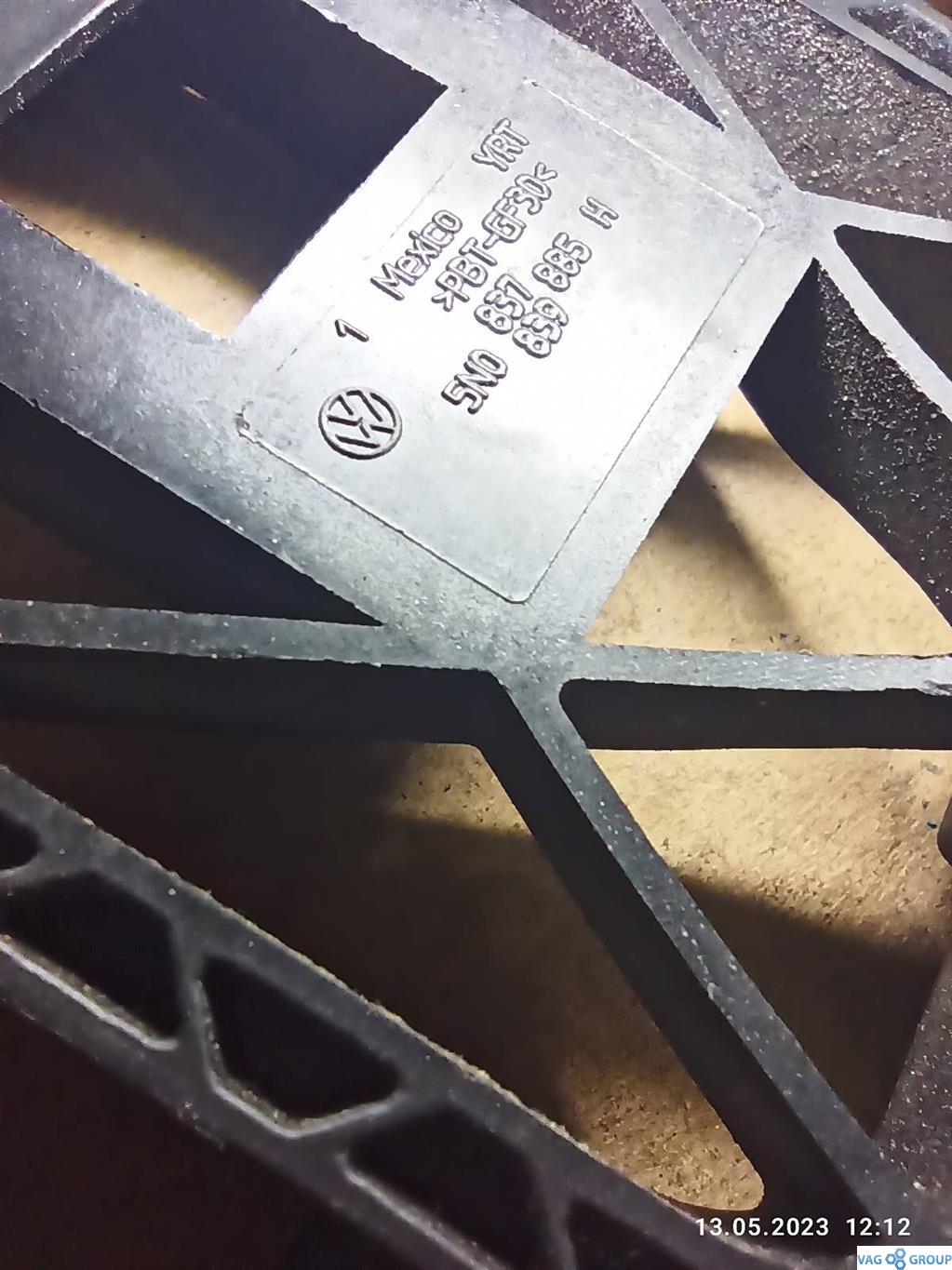 ручка наружная передняя правая Volkswagen Jetta 6 поколение 2012, 5N0837885H, . - фото №1