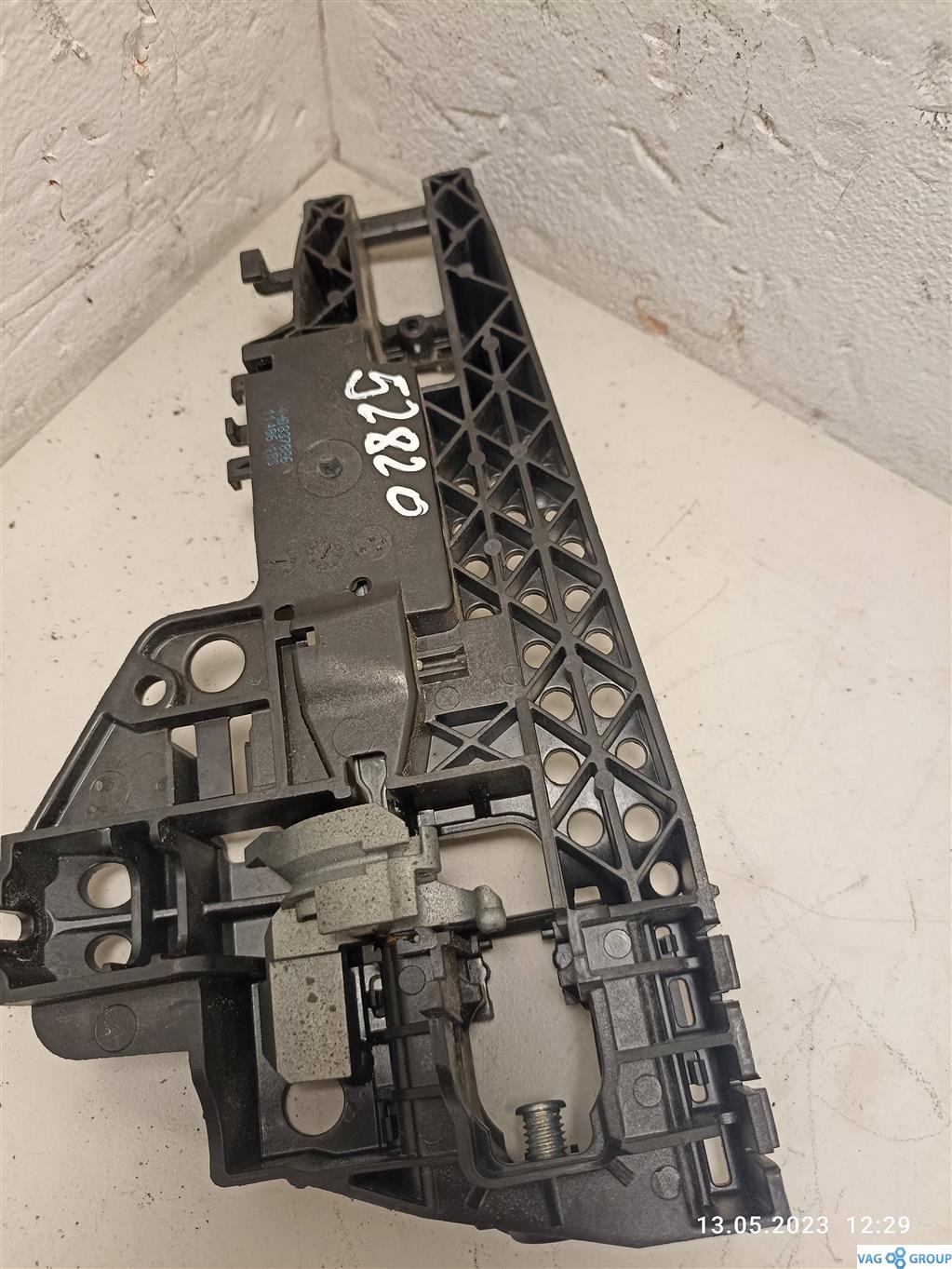 кронштейн (крепление) Audi A6 4G/C7 2013, 4H0837886, . - фото №1