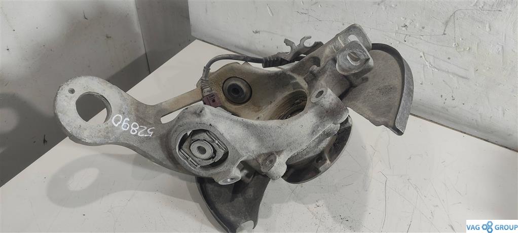 кулак задний правый Audi A5 8T 2009, 2.0 л., TFSI, бензин, купе, 8K0505436AA, . - фото №1