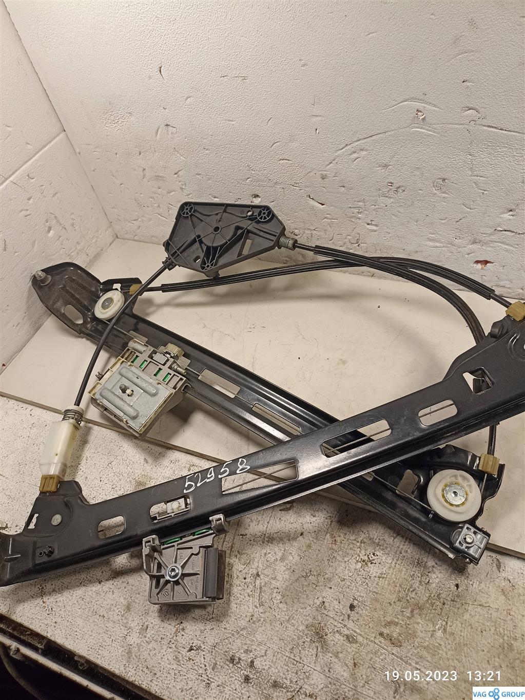 стеклоподъемник передний левый Volkswagen Passat CC 1 поколение 2010, 3C8837461J, . - фото №1