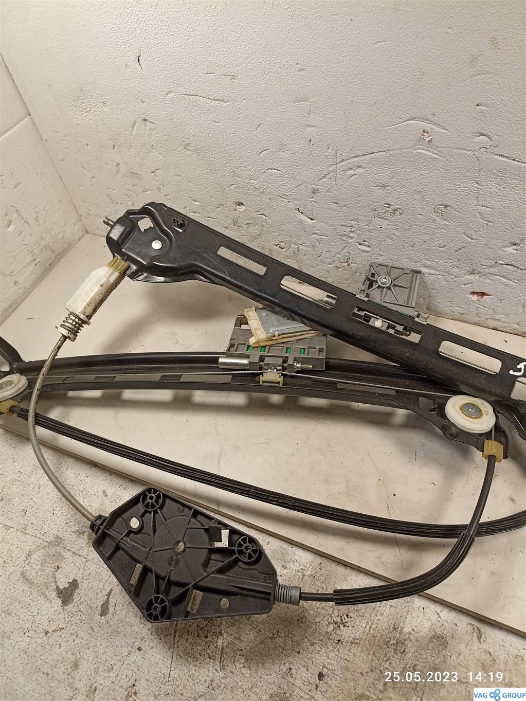 стеклоподъемник передний левый Volkswagen Passat CC 1 поколение 2010, 3C8839461K, . - фото №1