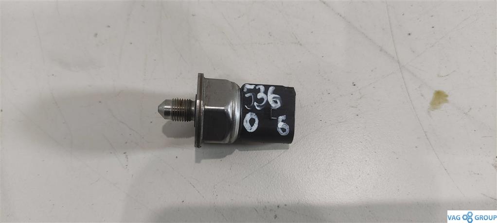 датчик давления топлива Audi A6 4F/C6 2006, 3.6 л., бензин, седан, 03C906051D, . - фото №1