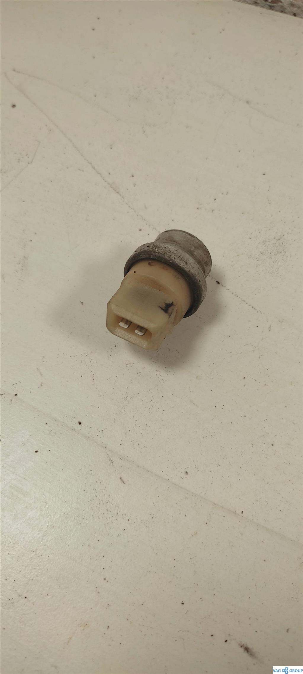 датчик температуры Volkswagen Passat B4 1995, 191919369A, . - фото №1