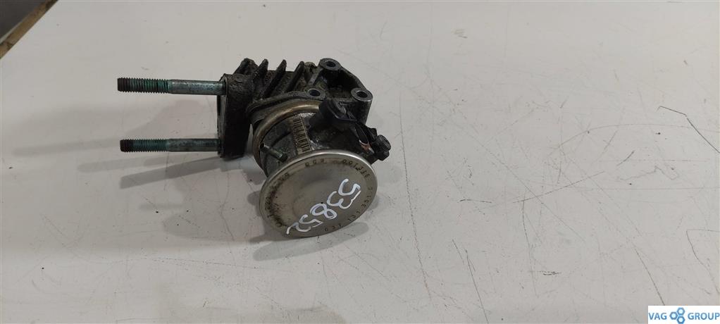 клапан вакуумного управления Skoda Octavia 2 поколение (A5) 2005, 1.8 л., бензин, хетчбэк 5 дв., 037131351C, APG, 06A131351H, 06A131351J - фото №1