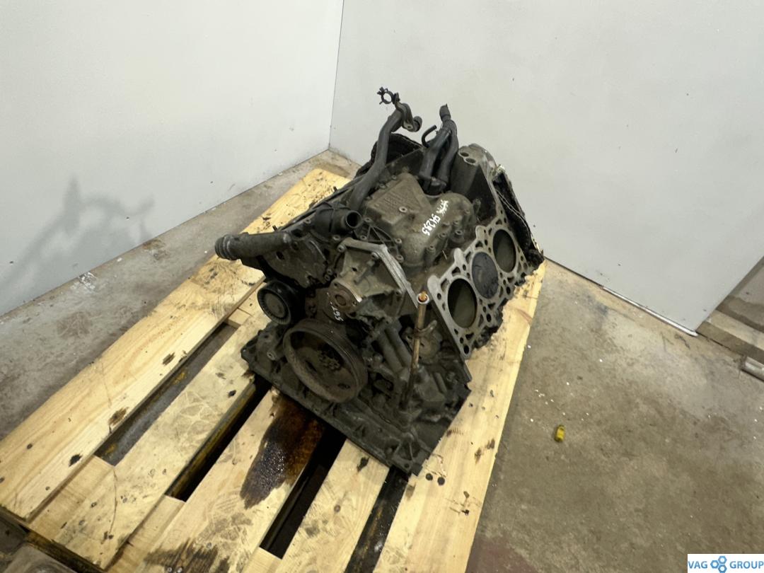 блок цилиндров Audi A6 4F/C6 2006, 2.4 л., FSI, бензин, седан, BDW, 06E107065A, 06E107065AB, 06E107065AD, 06E107065AR, 06E107065CQ, 06E107065DC, . - фото №1