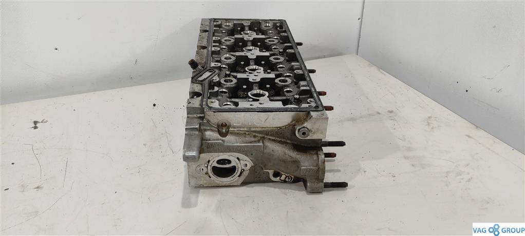 головка блока цилиндров Volkswagen Passat B8 2016, 2.0 л., TDi, дизель, седан, CRL, DFC, DFG, DFH, DDA, DFE - фото №1