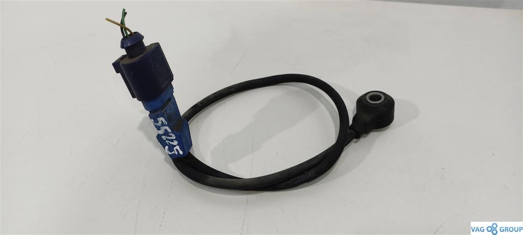 датчик детонации Audi A3 8L 1999, 1.8 л., бензин, седан, AWT, 06A905377, . - фото №1