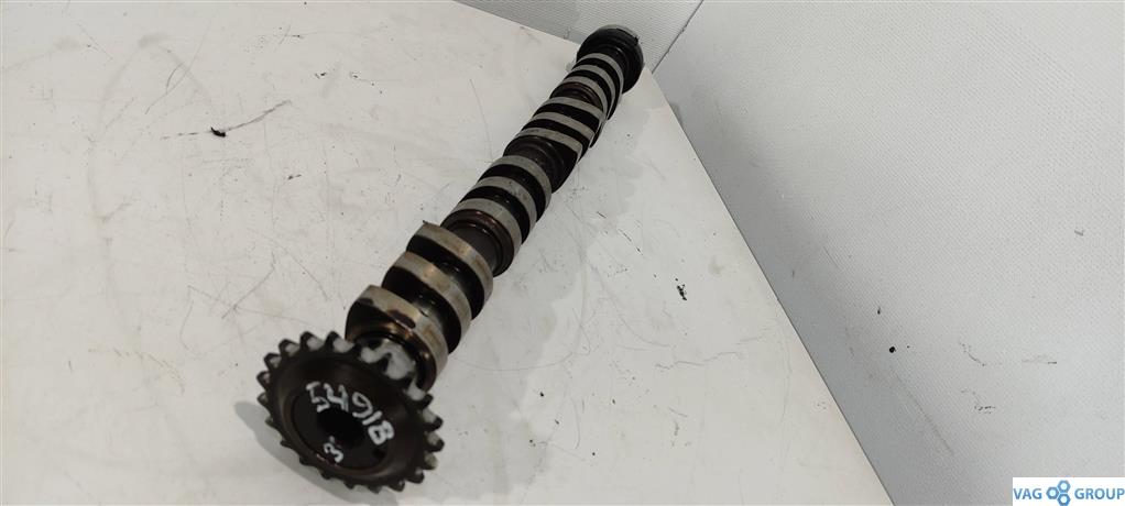 распредвал Audi A4 B6 2000, 1.8 л., бензин, седан, AWT, AWM, 058109021M, AMB, ANB, APU, AWC, AUG, AVJ, AEB, APT, APX, BFB, BAM, AJH, AUQ, BEX, ADR, AWU, AWV, BKF, AVV, AWP, 058109022C - фото №1