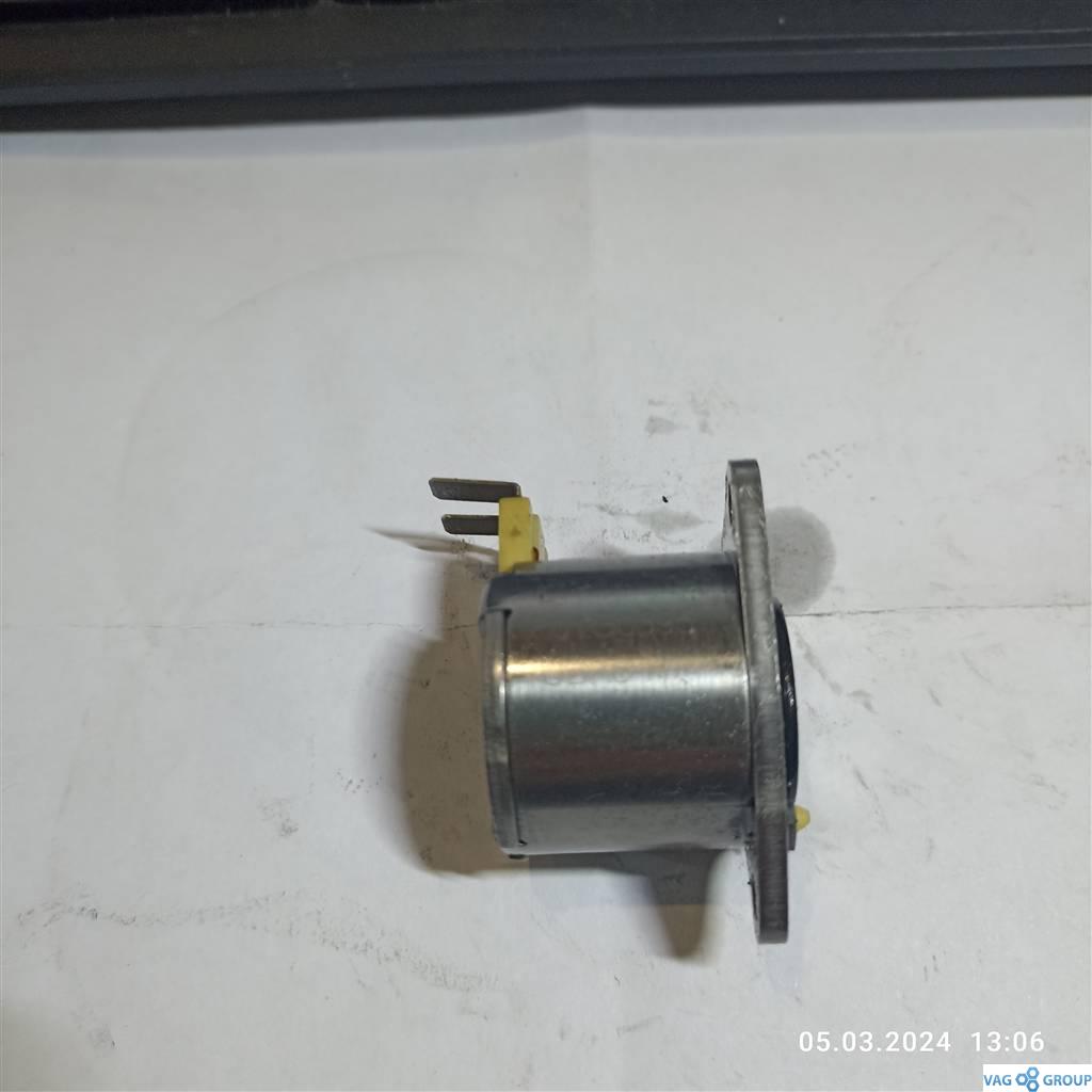 Соленоид (клапан) АКПП Volkswagen Jetta 5 поколение 2008, 2.0 л., TSI, UBASR7, . - фото №1