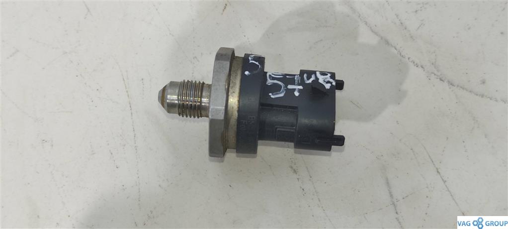 датчик давления топлива Ford Kuga 2 поколение 2014, 1.6 л., бензин, внедорожник 5 дв., B4164T, BM5G9F972BA, 0261545039 - фото №1