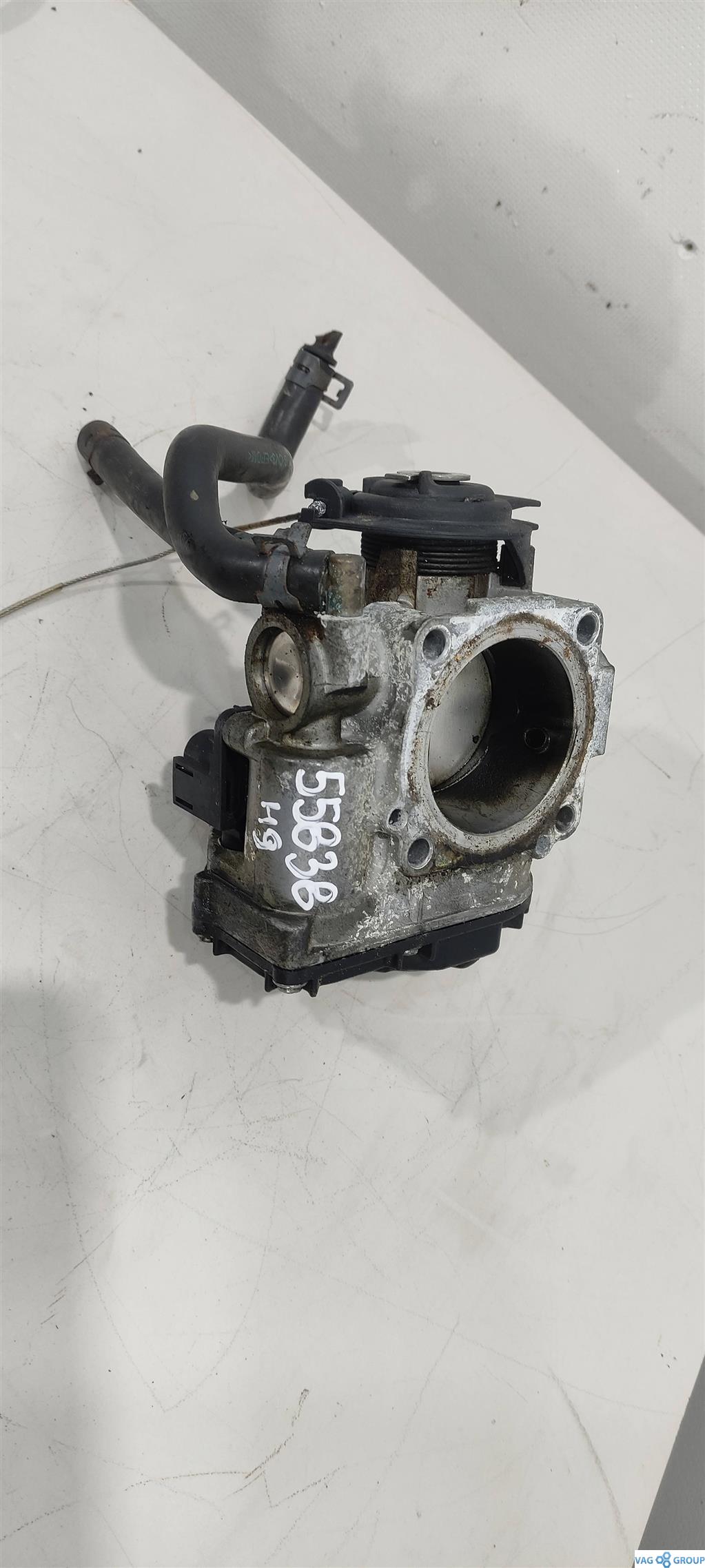 заслонка дроссельная Audi A3 8L 1999, 1.8 л., бензин, седан, 06A133064M, AGN, . - фото №1