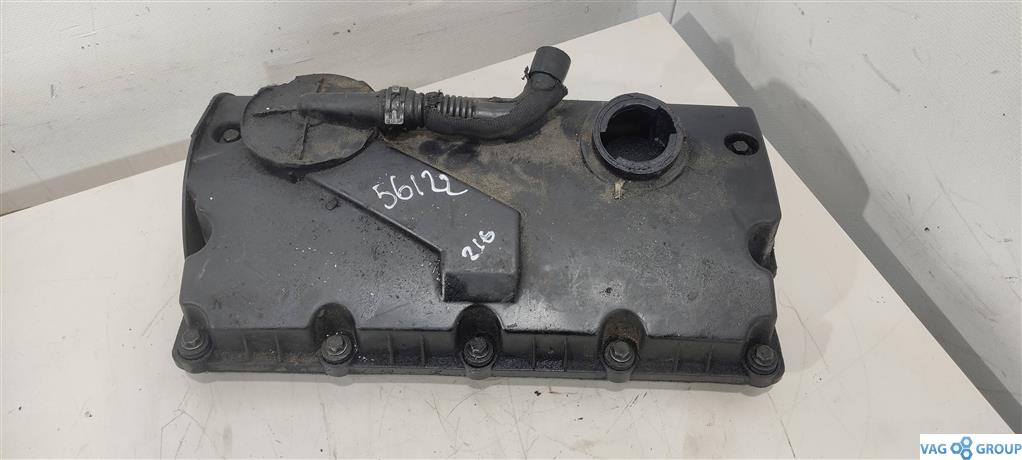 клапанная крышка Volkswagen Passat B6 2007, 1.9 л., TDi, дизель, седан, 038103469Q, 038103469S, 038103469AD, BXE, 038103469AH, BXC - фото №1