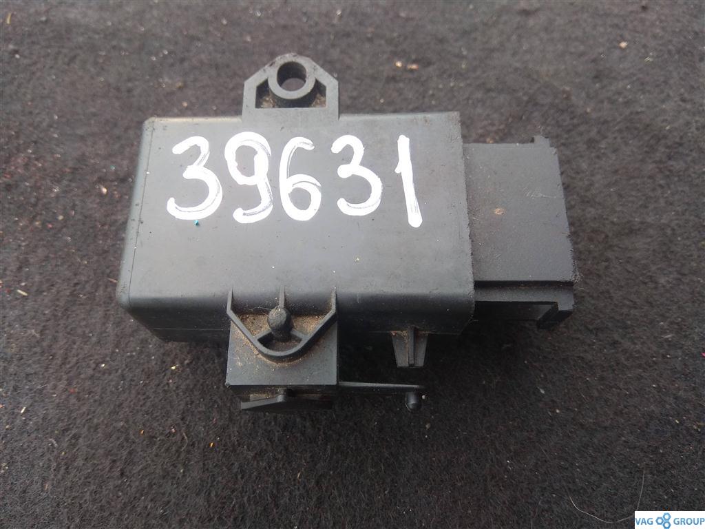 блок управления сиденьем Skoda Superb 2 поколение 2011, 1.4 л., TSI, бензин, седан, 1Z0959772C, 5K0959772, . - фото №1