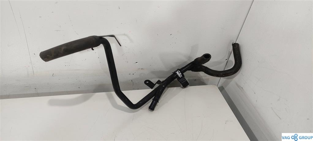 трубка охлаждающей жидкости Volkswagen Passat B6 2009, 1.4 л., бензин, седан, BLG, BMY, CAV, CTH, 03C121070M, CAXA, BLF, CNW, CTK, CFBA, . - фото №1