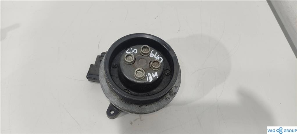 помпа Volkswagen Golf 6 поколение 2011, 1.4 л., TSI, бензин, хетчбэк 5 дв., BLG, BMY, 03C880727D, 03C121004J, CDGA, CAVD - фото №1