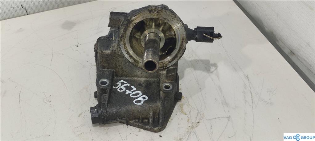 кронштейн масляного фильтра Audi A4 B6 2003, 1.8 л., бензин, седан, 06A115417, BSE, AQY, BAM, BSF, AKL, CCSA, 0281170218, 06A115405BT - фото №1