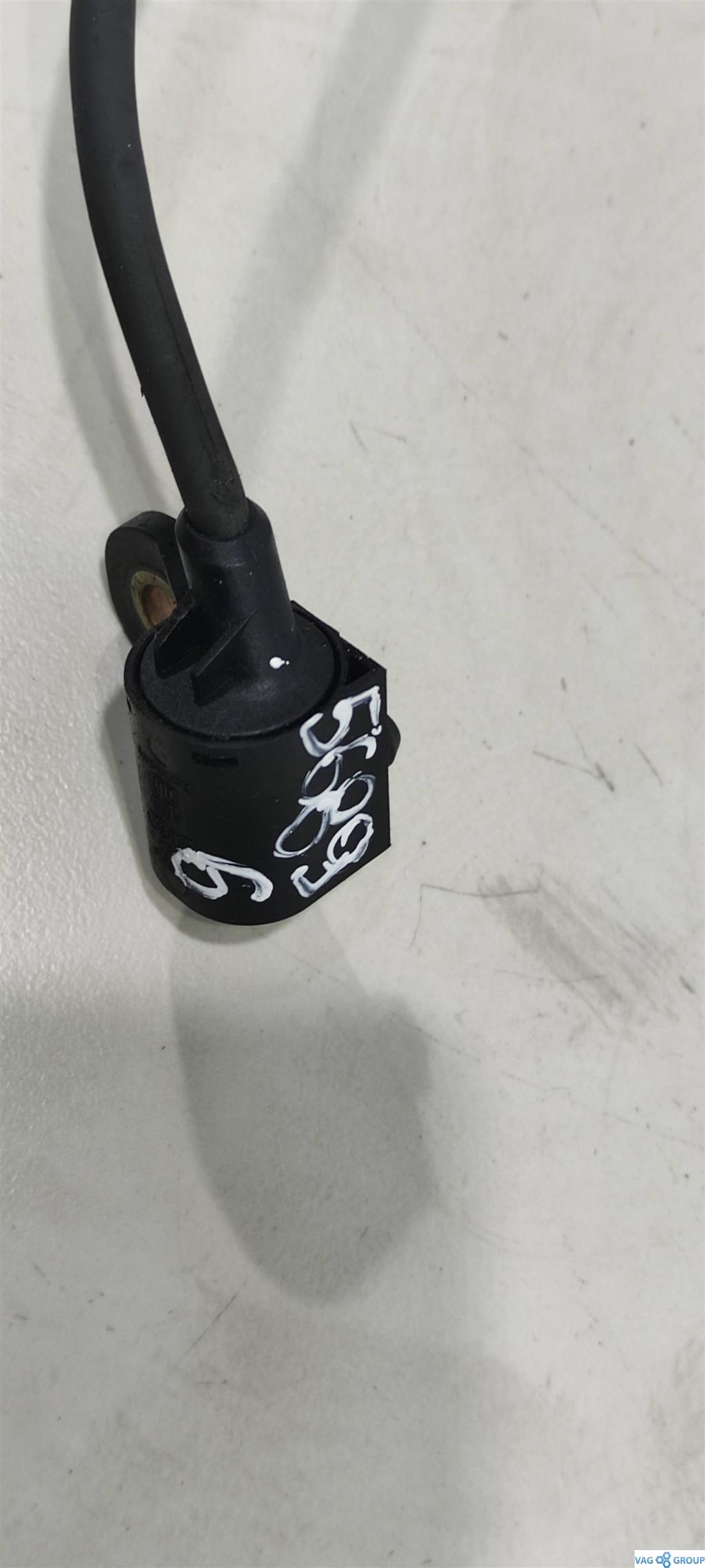 датчик распредвала Volkswagen Jetta 5 поколение 2008, 2.0 л., TDi, дизель, седан, BRE, BKD, 03G906433A, 03G957147A, 03G957147C, BLB, BNA, BRF, BVG - фото №1