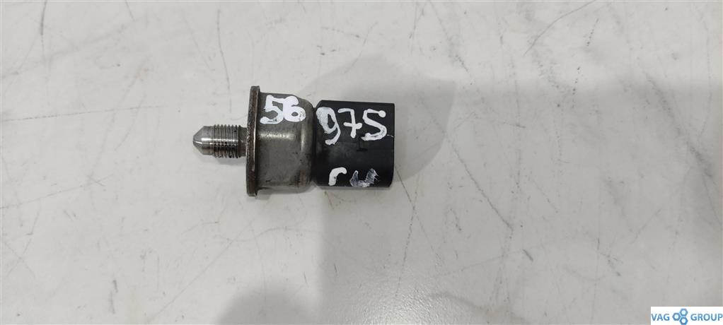 датчик давления топлива Audi A6 4F/C6 2006, бензин, 03C906051D, . - фото №1
