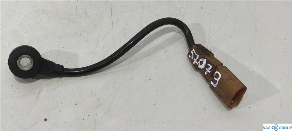 датчик детонации Audi A3 8L 1999, 1.8 л., бензин, седан, AWT, ALT, 06A905377C, . - фото №1