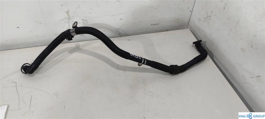 патрубок (трубопровод, шланг) Audi A3 8L 1999, 1.8 л., бензин, хетчбэк 5 дв., 06A131127A, APG, BAF, . - фото №1