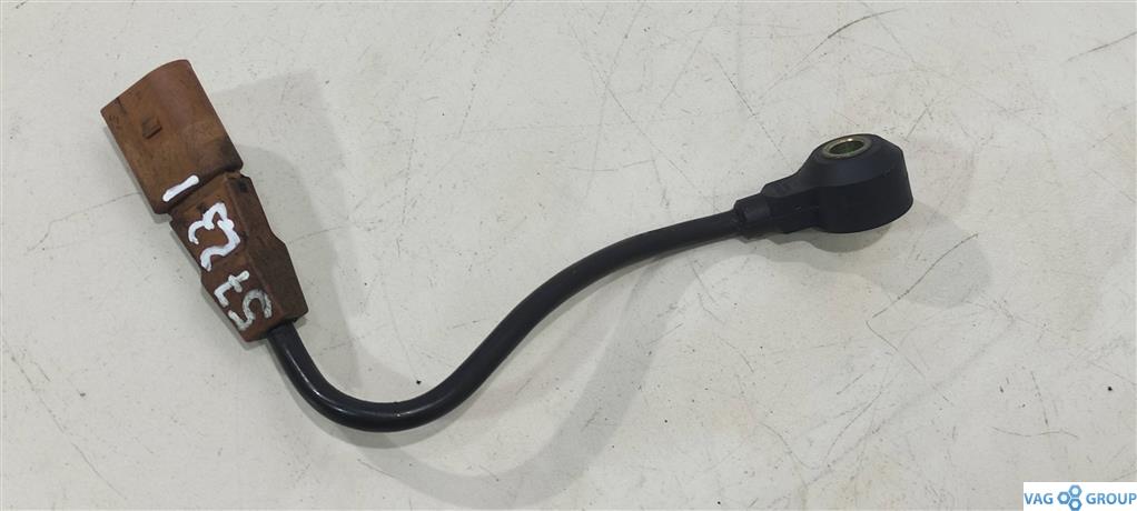 датчик детонации Audi A3 8L 1999, 1.8 л., бензин, седан, AWT, ALT, 06A905377F, . - фото №1