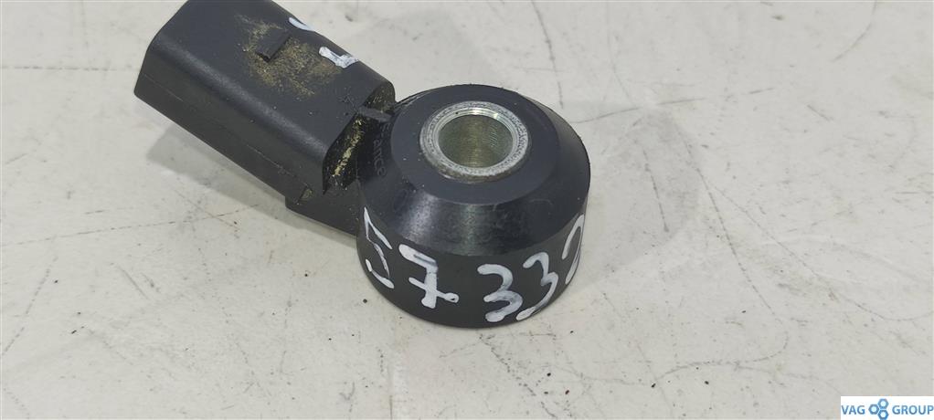 датчик детонации Audi A4 B7 2006, 1.8 л., TFSI, бензин, седан, BVZ, CAX, CDG, BSE, BVY, BLV, 030905377C, BVX, BSF, 030905377D, BWS, AXZ - фото №1