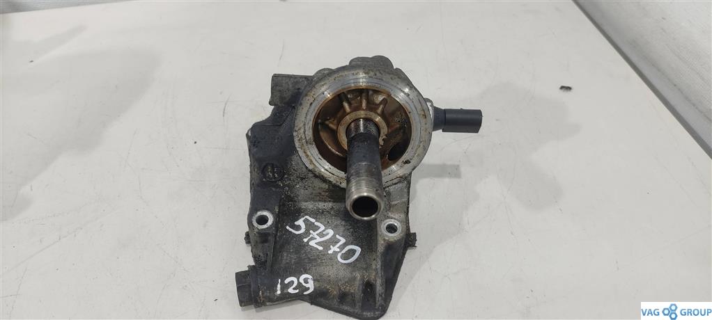 кронштейн масляного фильтра Audi A4 B6 2003, 1.8 л., бензин, седан, 06A115417, BSE, AQY, BAM, BSF, AKL, CCSA, 0281170218, 06A115405BT - фото №1