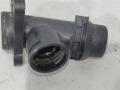 фланец (тройник) системы охлаждения Volkswagen Passat B6 2006, 2.0 л., бензин, седан, BLX, 06F121131C, . - фото №2