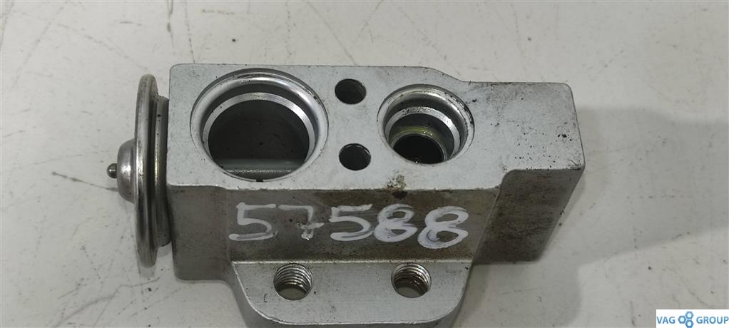 расширительный клапан кондиционера Audi Q5 8R 2010, H7995003, 8K0820679B, 8K0820679, . - фото №1