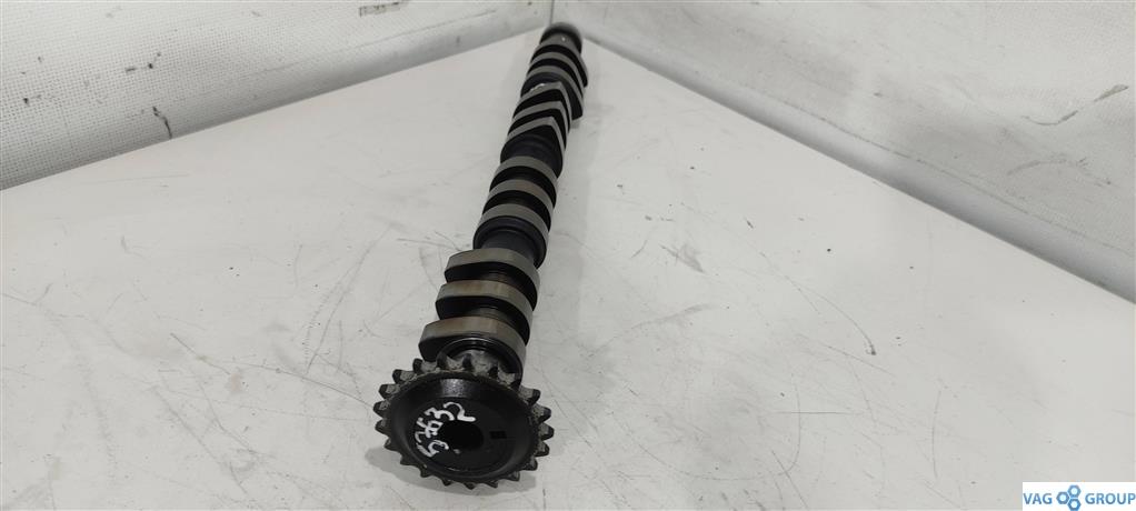 распредвал Audi A4 B6 2000, 1.8 л., бензин, седан, AWT, AWM, AMB, ANB, APU, AWC, AUG, AVJ, AEB, APT, APX, BFB, BAM, AJH, AUQ, BEX, ADR, AWU, AWV, BKF, AVV, AWP - фото №1