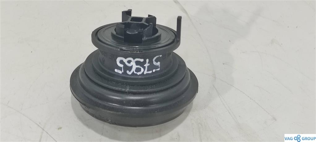 маслозаливная горловина Volkswagen Golf 5 поколение 2003, 1.9 л., TDi, дизель, хетчбэк 5 дв., AHF, ATD, 038115301B, ASV, AGR, . - фото №1