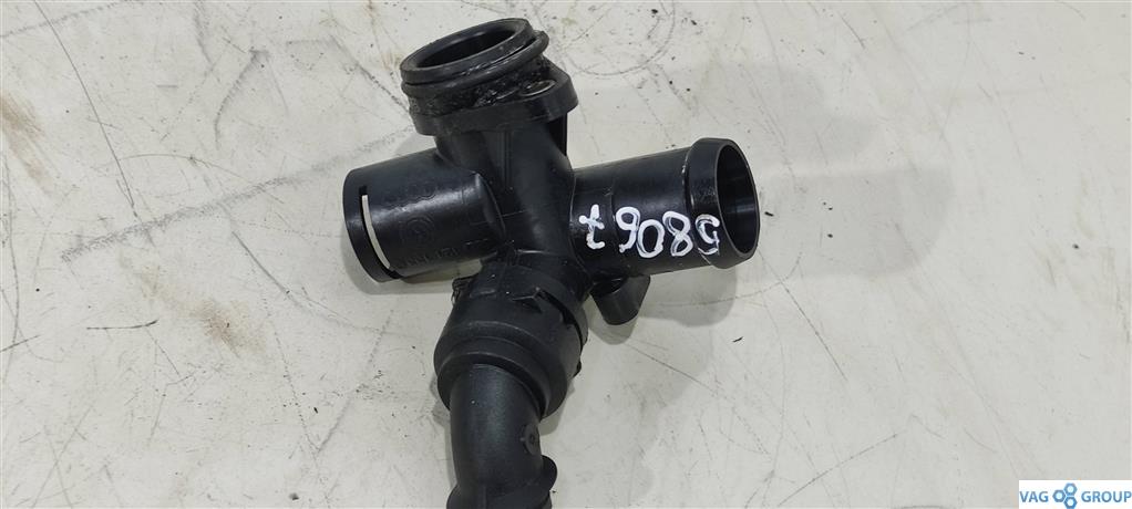 трубка охлаждающей жидкости Audi A4 B7 2006, 2.0 л., бензин, седан, 06D121111G, BPJ, BWE, 06D121065L, 06D121065J, BGB, BUL, BYK - фото №1