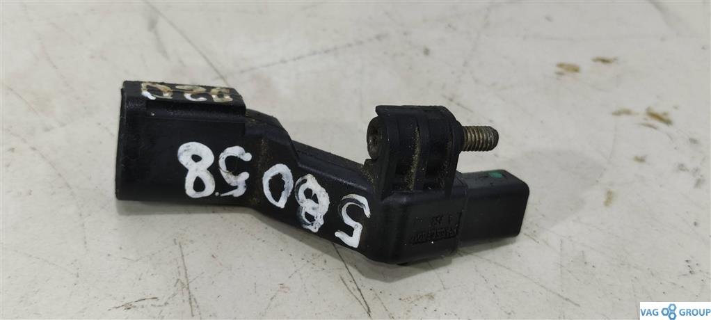 датчик распредвала Volkswagen Golf 5 поколение 2007, 1.6 л., FSI, бензин, хетчбэк 5 дв., 045906433A, . - фото №1