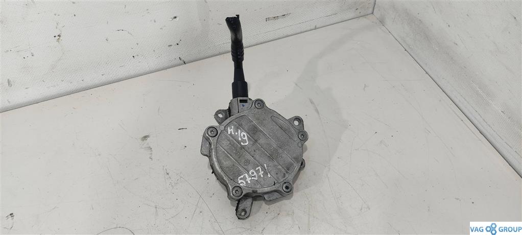 насос вакуумный Audi A6 4F/C6 2006, 2.0 л., бензин, универсал, 06D145100E, BPG, AWA, BPY, BWE, 06D145100G, AXX, BWA, 06D145100H, BWT, 06D145100F, BGB, BUL, BYK, BYD, . - фото №1