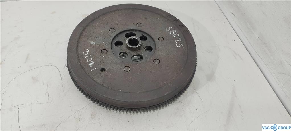 маховик Audi A6 4F/C6 2006, 2.0 л., TFSI, бензин, седан, BRE, CAH, CAG, BPG, BPJ, BWE, 06D105317B, 06D105317A, BPW, BWT, 03G105317D, BGB, BYK, 06D105317 - фото №1