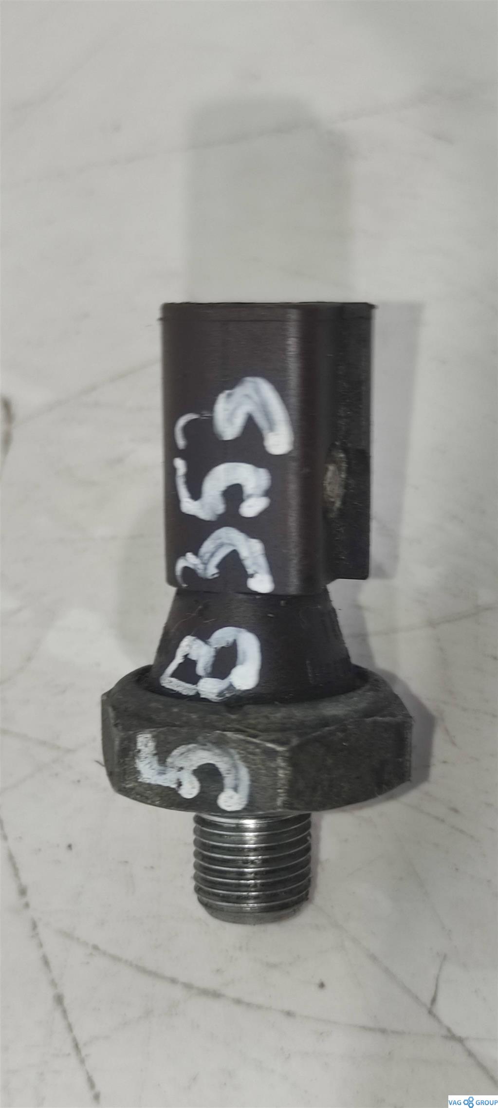 датчик давления масла Audi A4 B7 2006, 2.0 л., TFSI, бензин, седан, 038919081H, . - фото №1