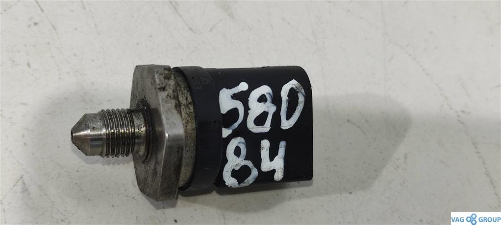 датчик давления топлива Volkswagen Passat B7 2013, 2.0 л., TFSI, бензин, седан, 06J906051, 03C906051H, 06J906051D, 06J906051B, 0261545016, 0261545035, 0261545051, 06J906054B, 0705877232, . - фото №1