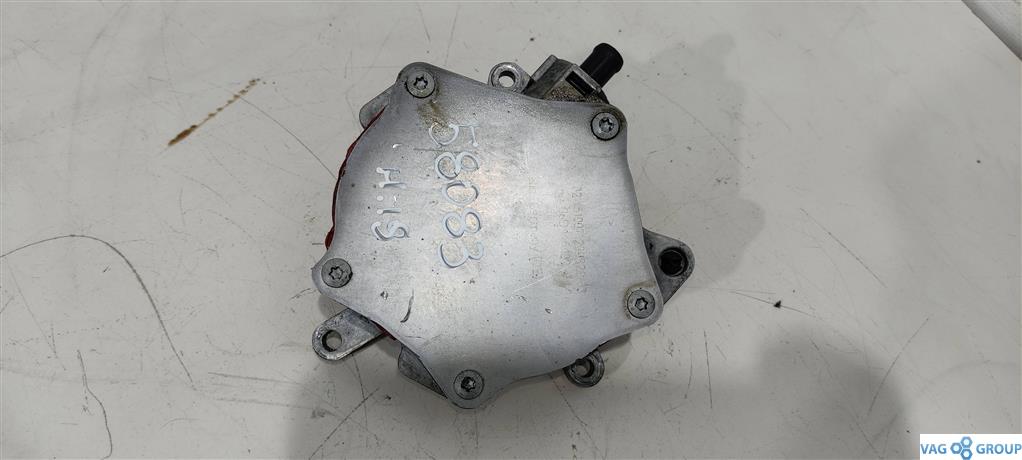 насос вакуумный Volkswagen Golf 5 поколение 2007, 2.0 л., TFSI, бензин, хетчбэк 5 дв., 06D145100E, BPG, AWA, BPY, BWE, 06D145100G, AXX, BWA, 06D145100H, BWT, 06D145100F, BGB, BUL, BYK, BYD, . - фото №1